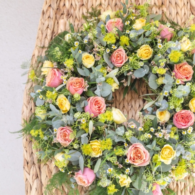 How Floral Tributes and Funeral Flowers Help You Say a Heartfelt Goodbye